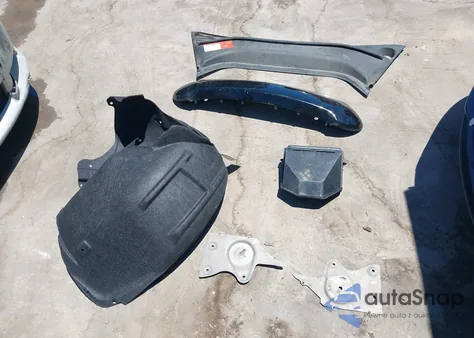 2015 Tesla Model S 70D/85D/P85D z USA, uszkodzony, nr VIN 5YJSA1H2XFFP78401